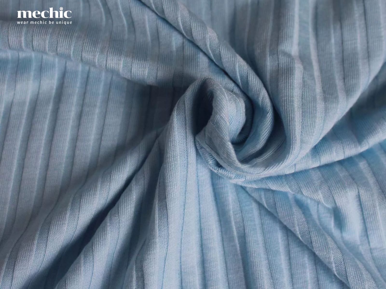 Vải pha Spandex-Polyester nổi bật với khả năng chống nhăn và độ bền vượt trội, lý tưởng cho môi trường y tế yêu cầu tính linh hoạt cao