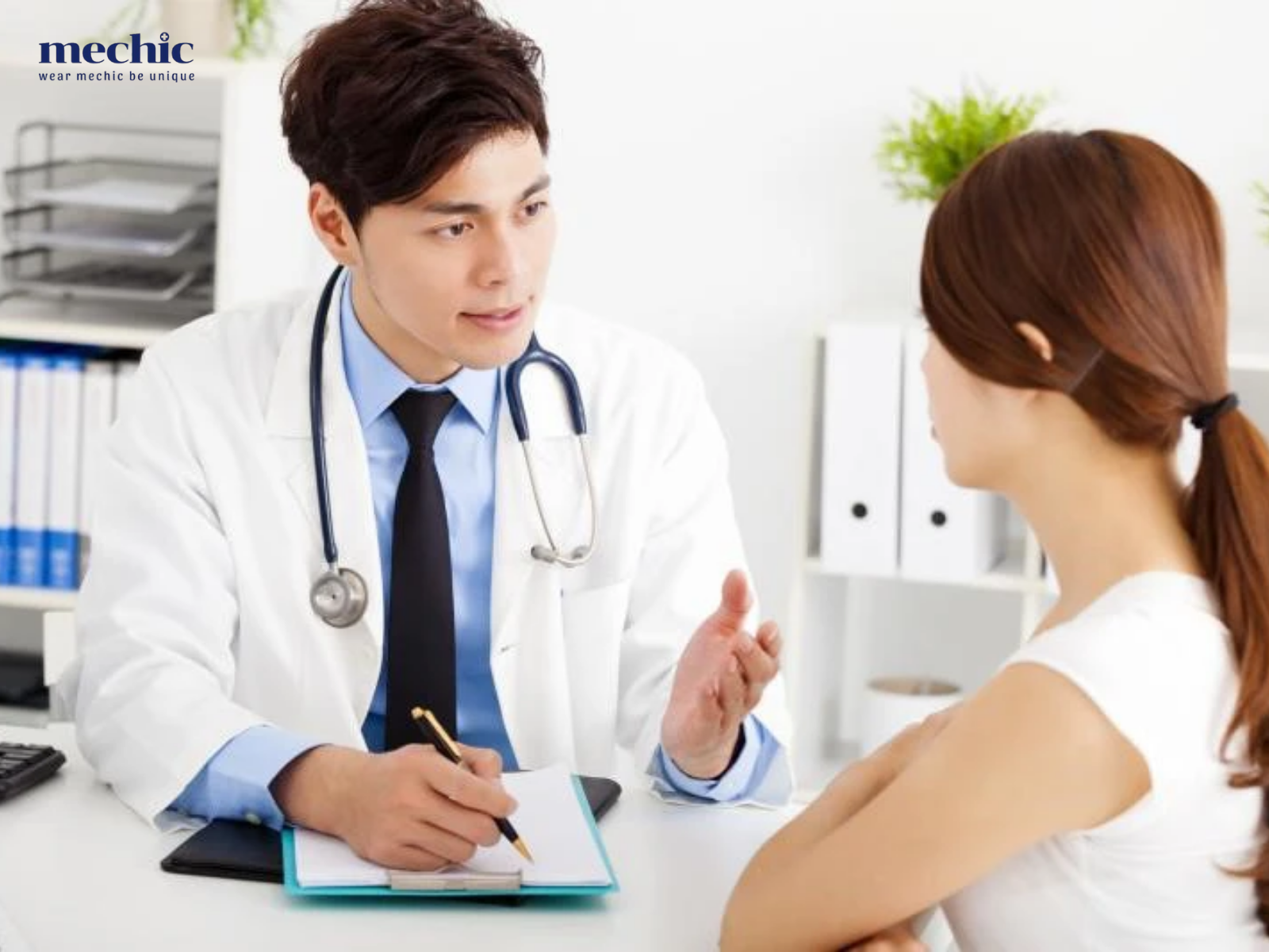 Ống nghe y tế là một trong những phụ kiện phổ biến nhất của bác sĩ