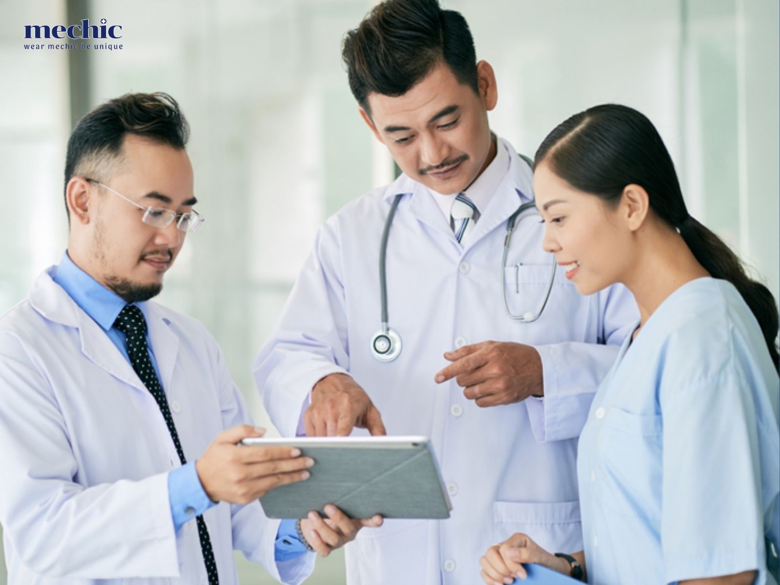 Y sĩ là lực lượng y tế quan trọng tại tuyến cơ sở, chuyên thực hiện khám chữa bệnh cơ bản và chăm sóc sức khỏe ban đầu