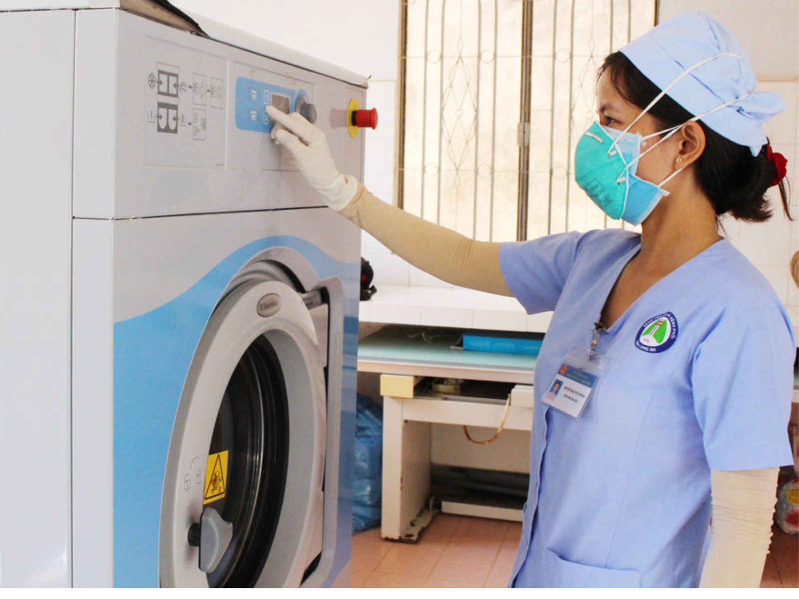 Đồng phục y tế thường có các cách bảo quản riêng cần lưu ý