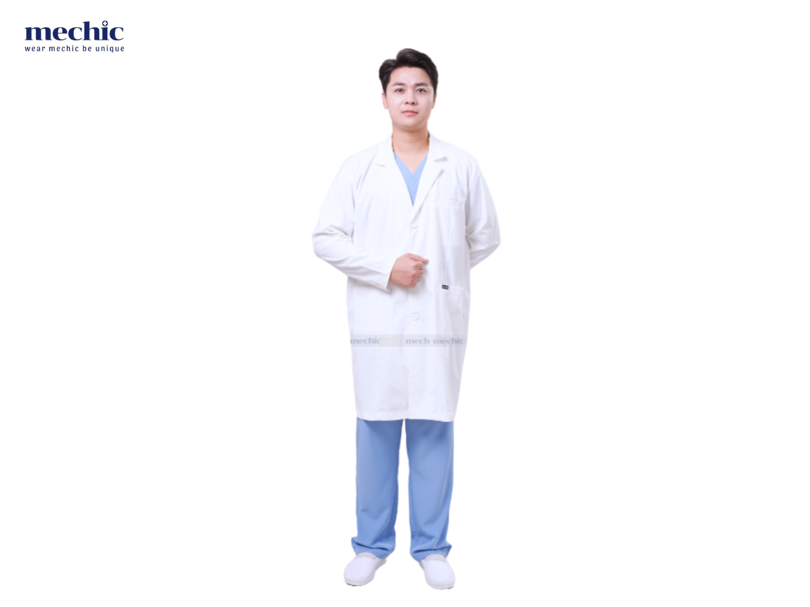 Blouse nam dáng dài Mechic – thiết kế chuẩn y khoa, tôn dáng chuyên nghiệp, tiện dụng và lịch lãm