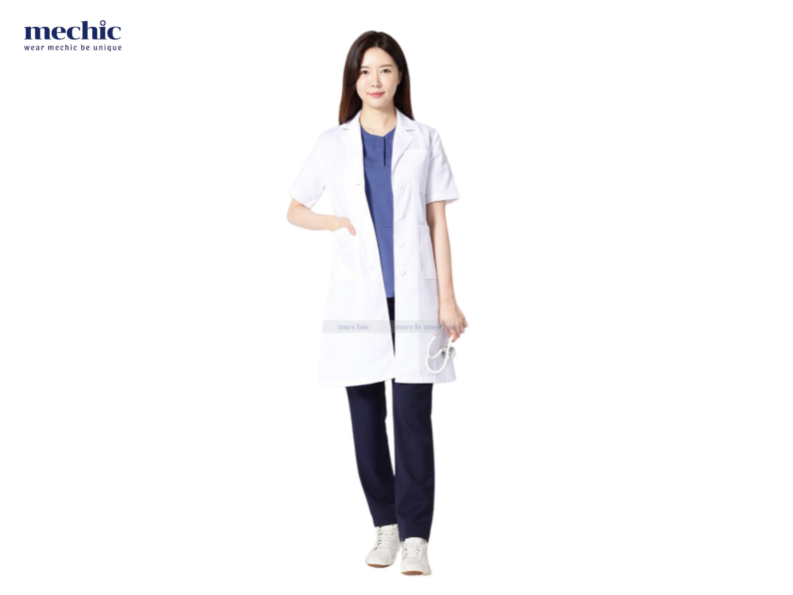 Bảo quản áo blouse bền đẹp bằng cách mặc áo lót trong, tránh vật sắc nhọn, không kéo căng và hạn chế tiếp xúc hóa chất